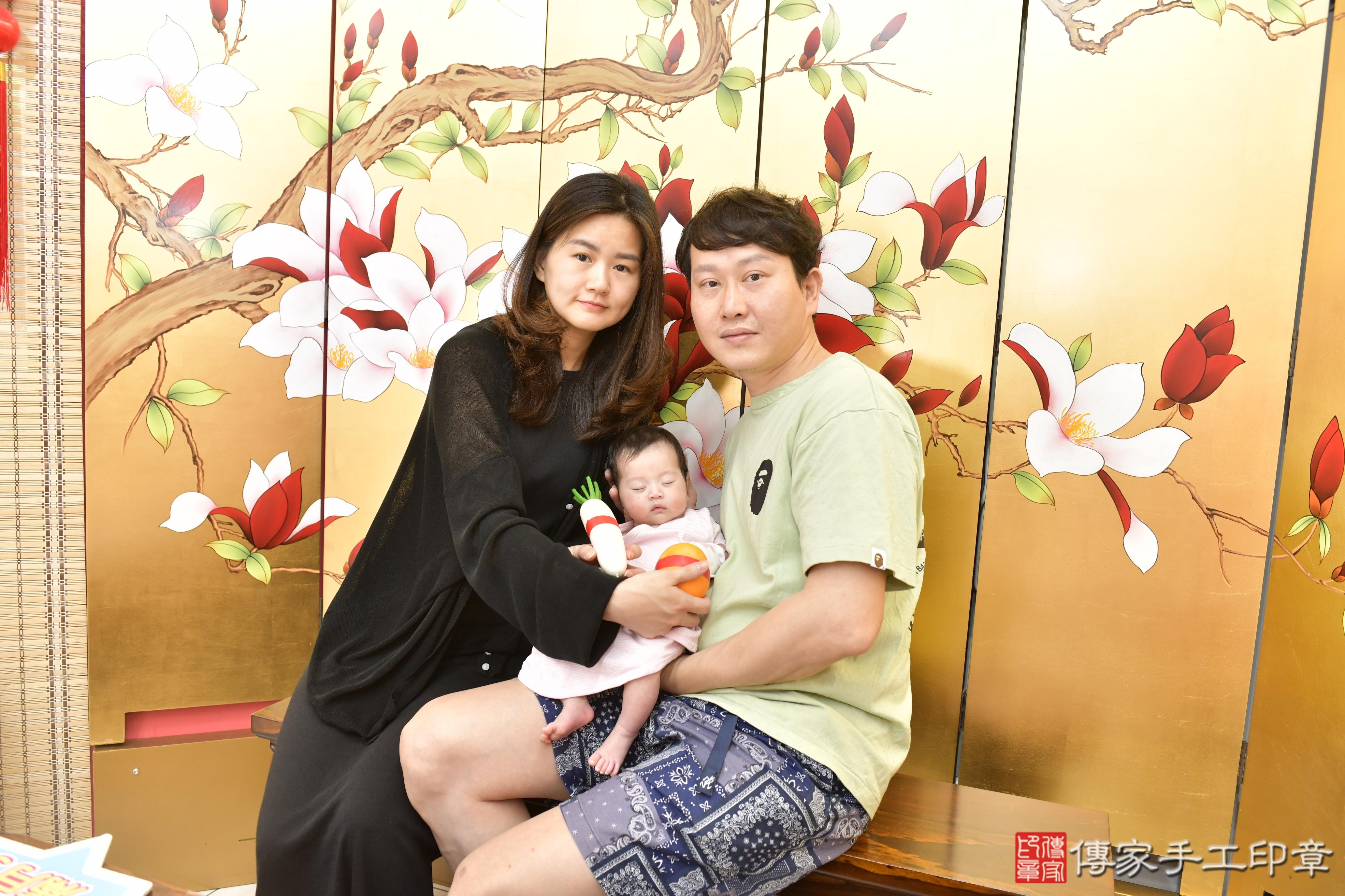 傳家手工印章新竹店、剃頭、滿月、剃胎毛、剃頭十禮、茉茉寶寶、新竹市、拍照、生日快樂
