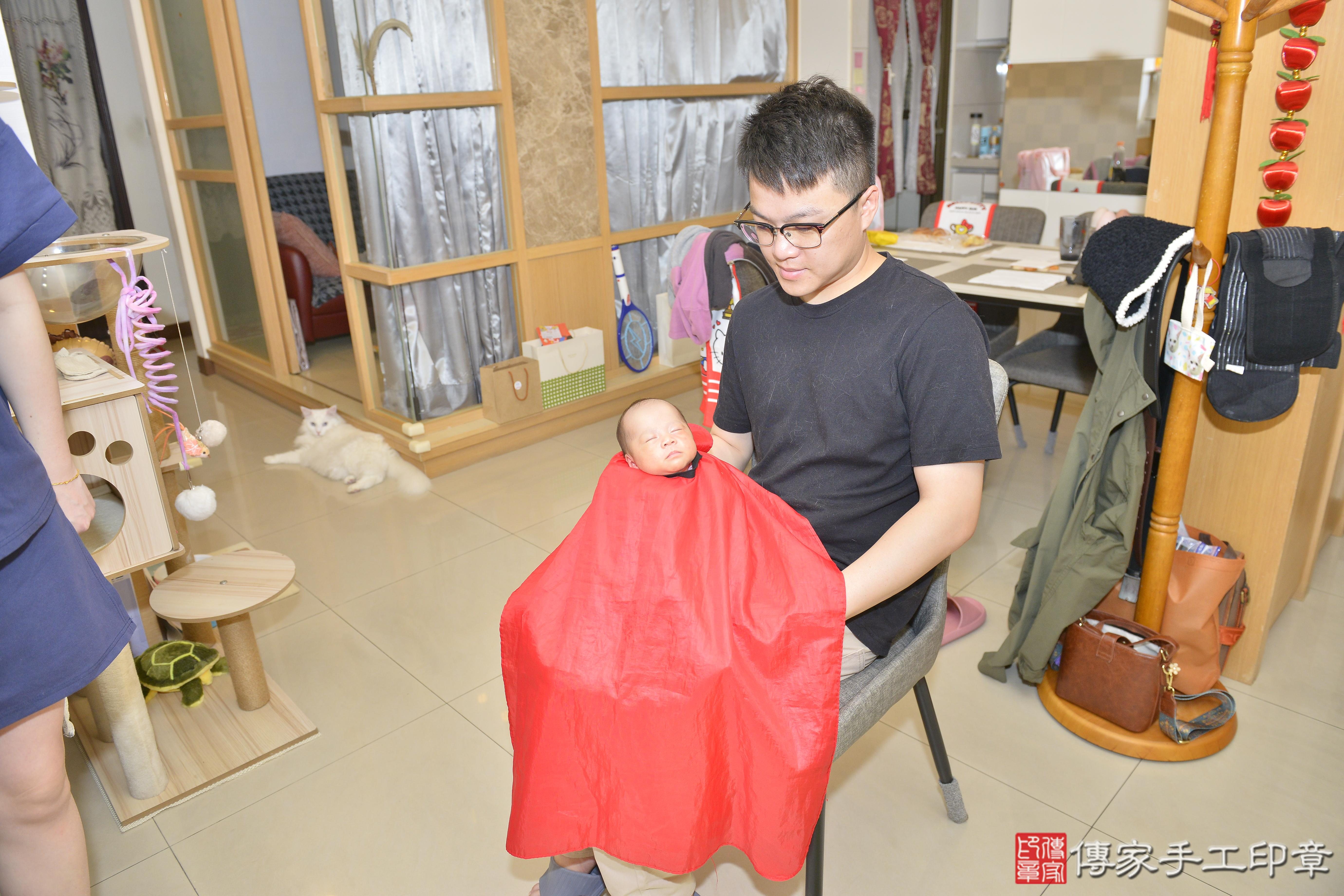 傳家手工印章高雄店、剃頭、滿月、剃胎毛、剃頭十禮、曦曦寶寶、高雄市、拍照、生日快樂