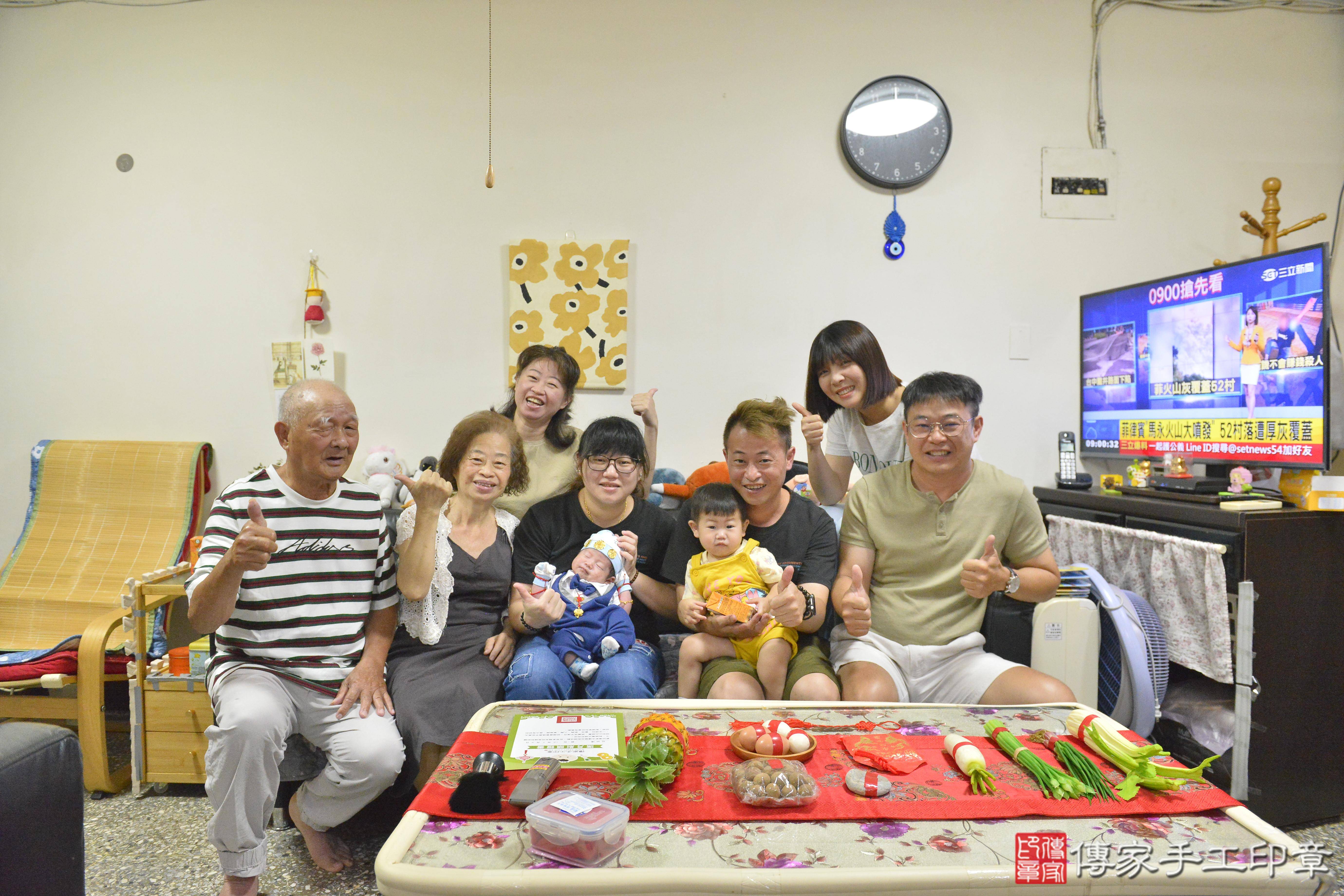 傳家手工印章高雄店、剃頭、滿月、剃胎毛、剃頭十禮、燁燁寶寶、高雄市、拍照、生日快樂