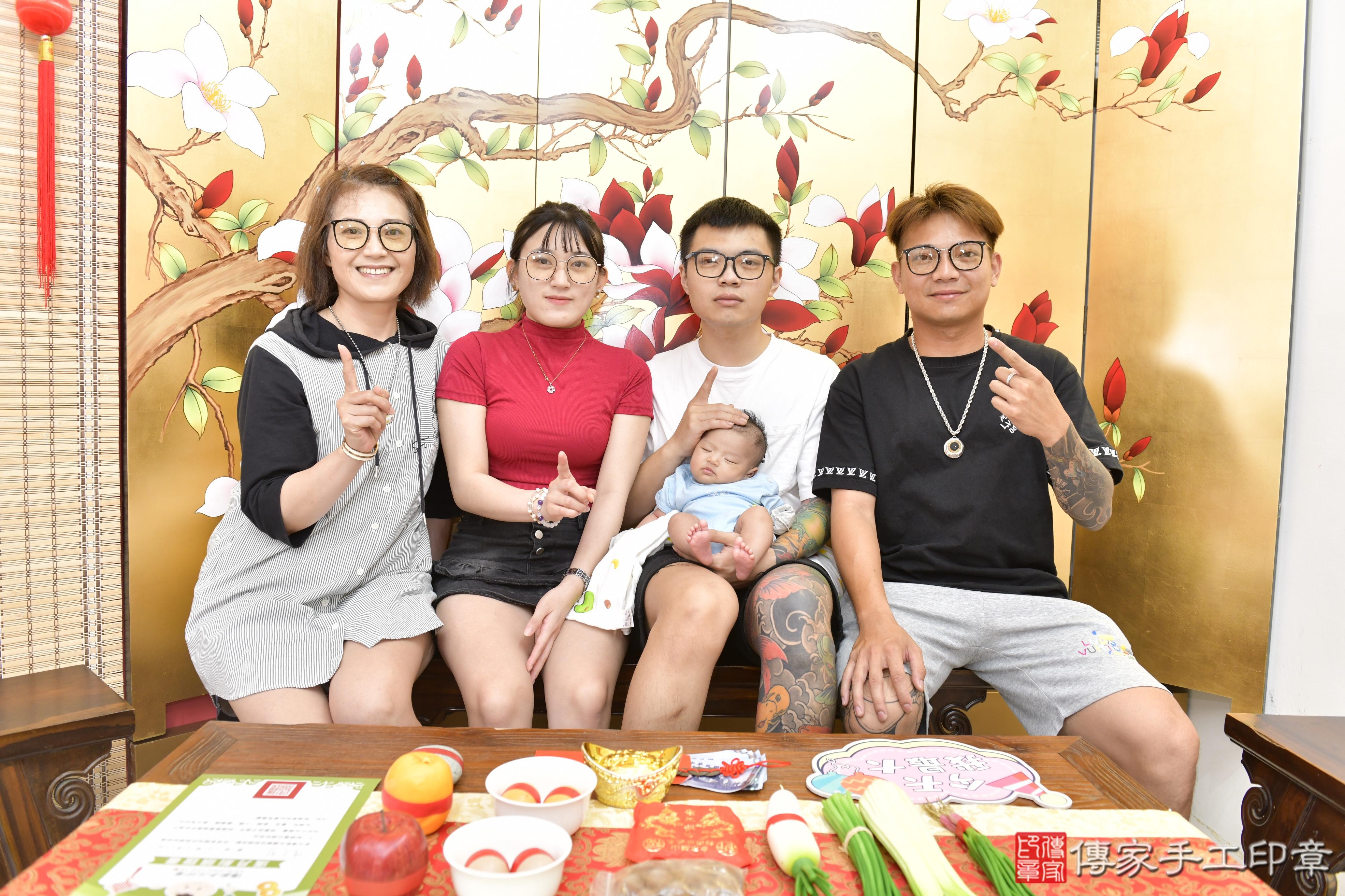 傳家手工印章新竹店、剃頭、滿月、剃胎毛、剃頭十禮、熙熙寶寶、新竹市、拍照、生日快樂