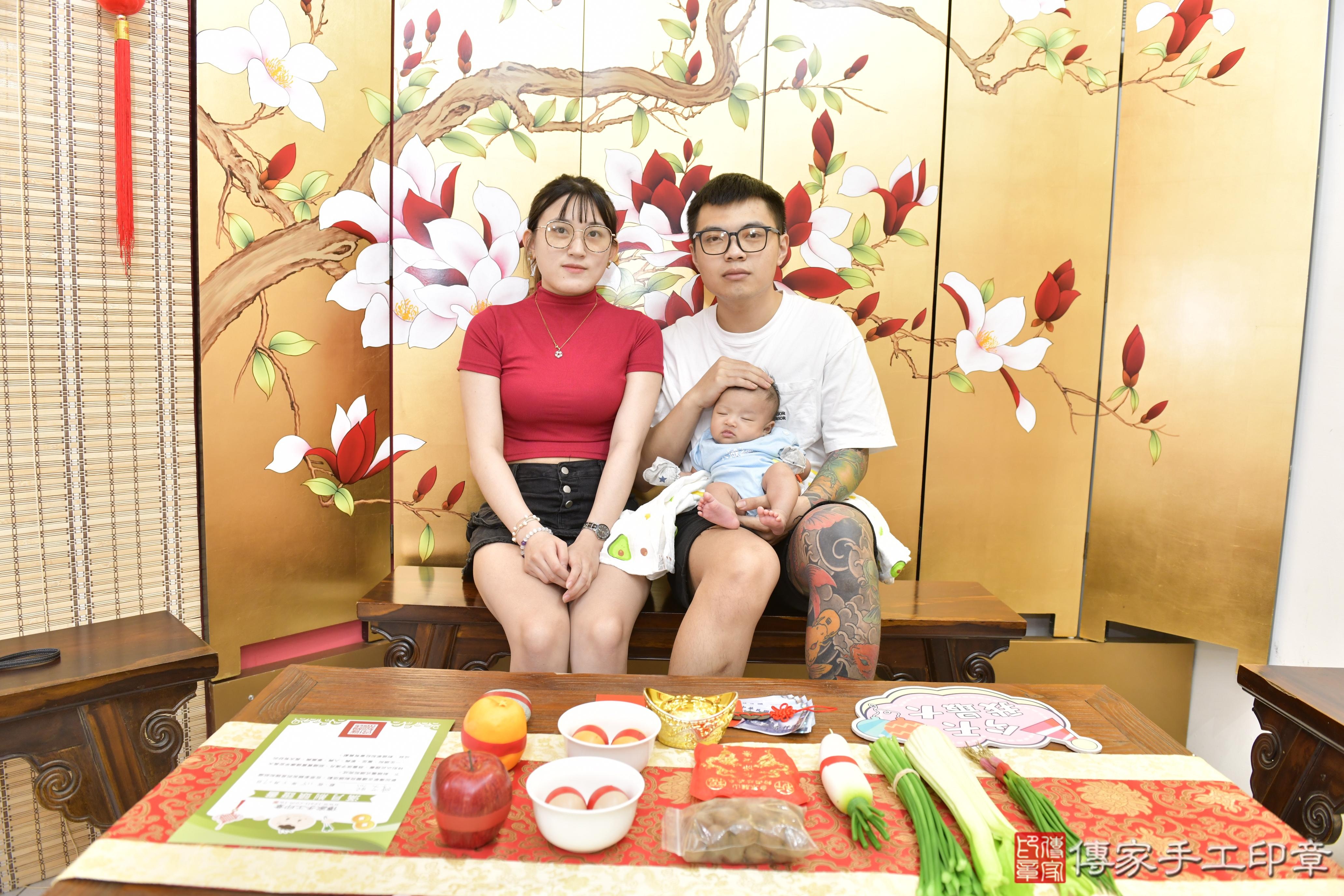 傳家手工印章新竹店、剃頭、滿月、剃胎毛、剃頭十禮、熙熙寶寶、新竹市、拍照、生日快樂
