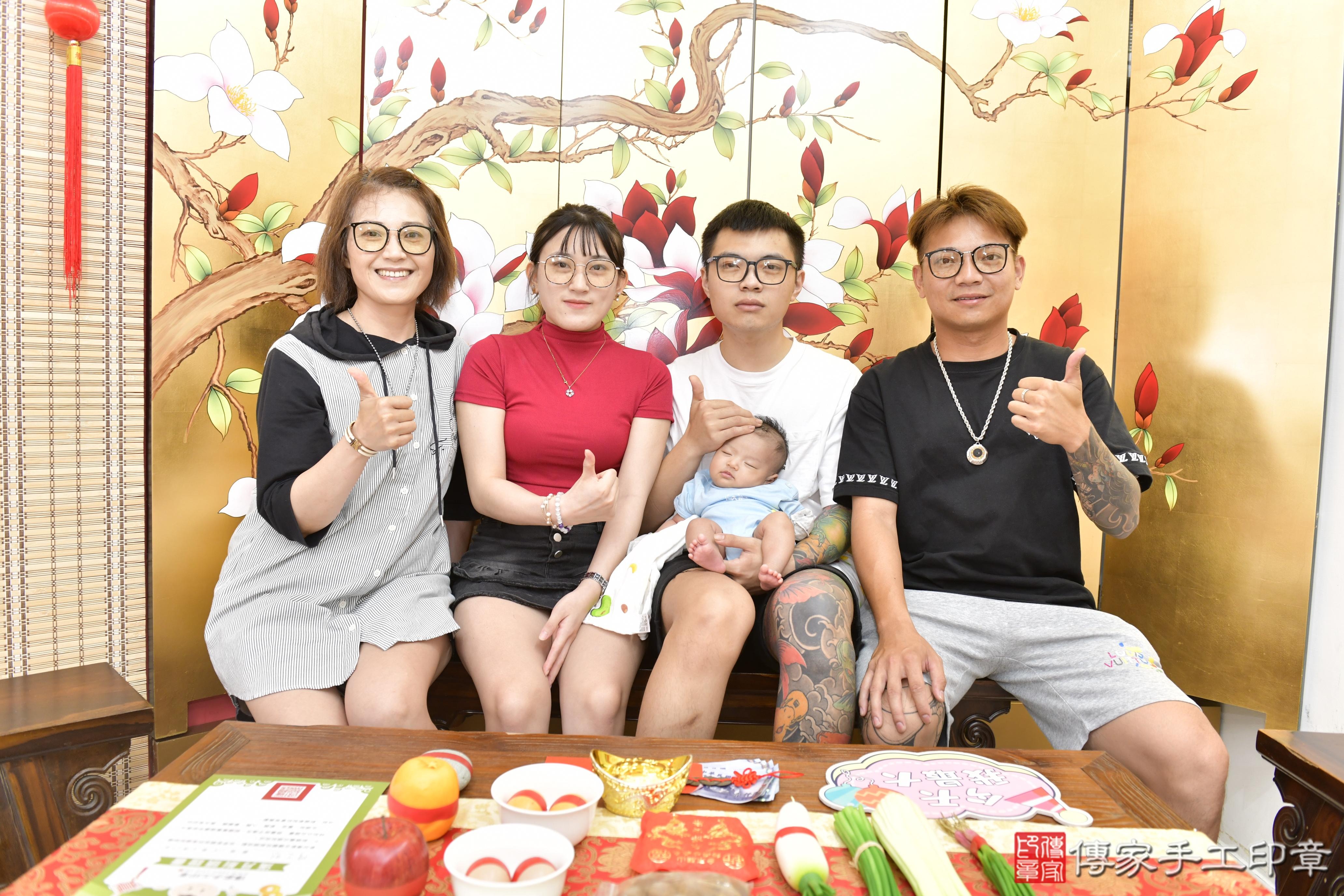 傳家手工印章新竹店、剃頭、滿月、剃胎毛、剃頭十禮、熙熙寶寶、新竹市、拍照、生日快樂