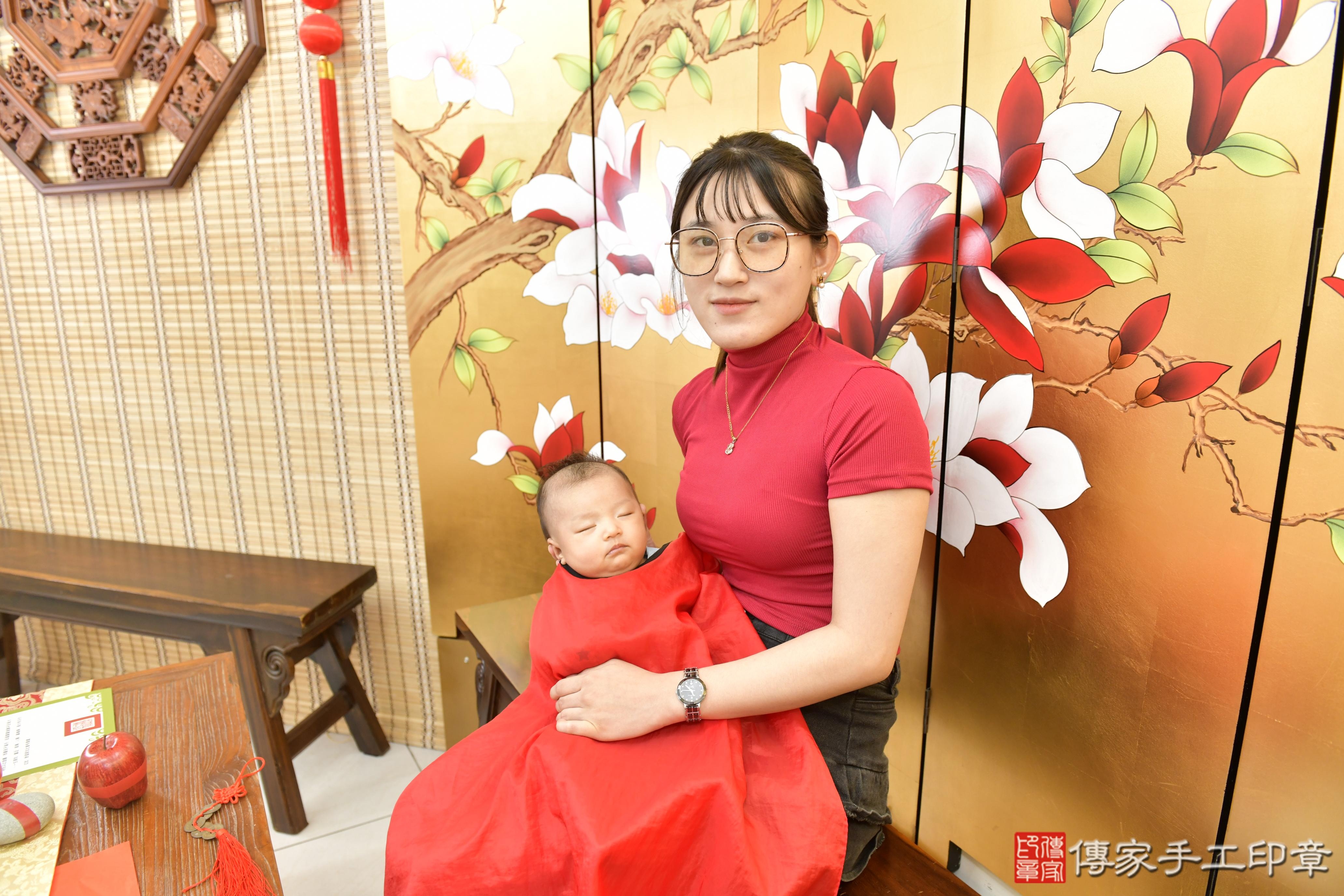 傳家手工印章新竹店、剃頭、滿月、剃胎毛、剃頭十禮、熙熙寶寶、新竹市、拍照、生日快樂