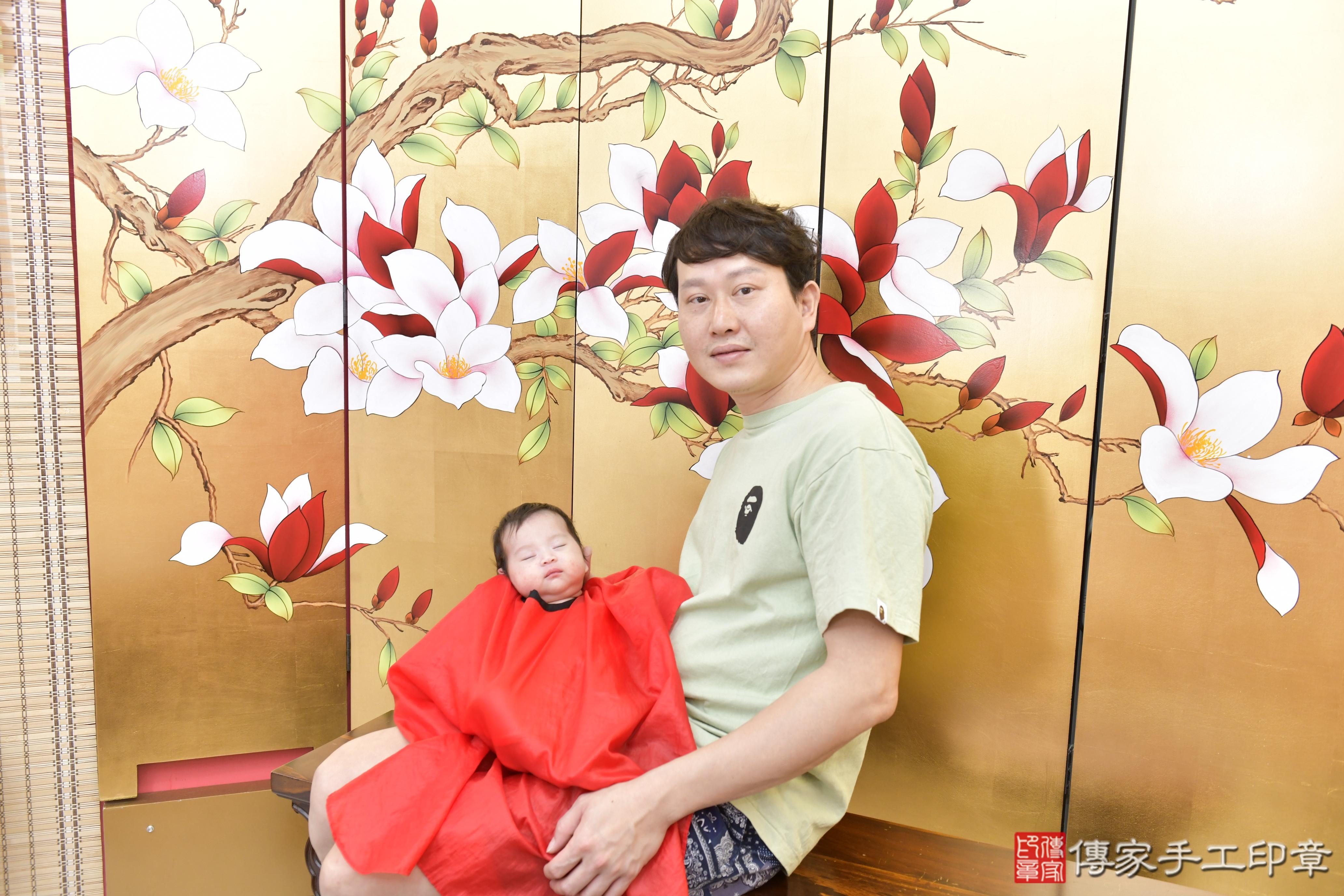 傳家手工印章新竹店、剃頭、滿月、剃胎毛、剃頭十禮、茉茉寶寶、新竹市、拍照、生日快樂