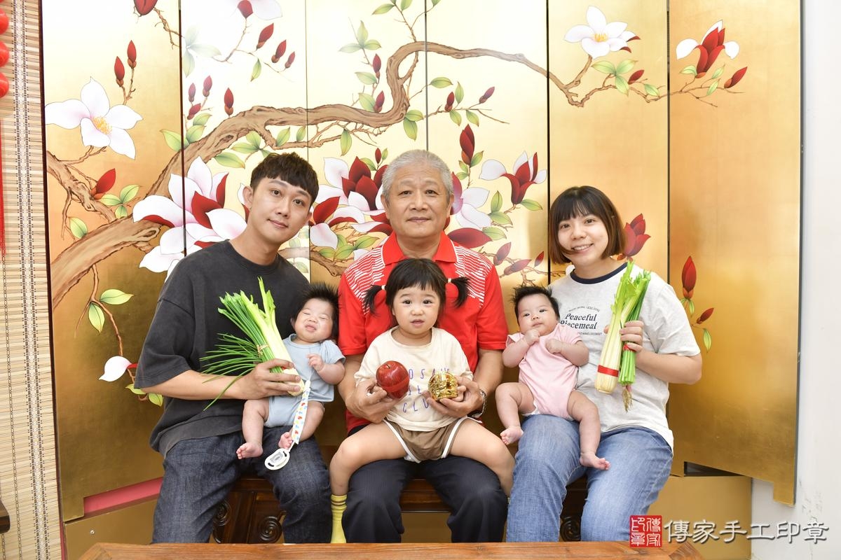 傳家手工印章新竹店、剃頭、滿月、剃胎毛、剃頭十禮、禾禾 與 緗緗寶寶、新竹市、拍照、生日快樂