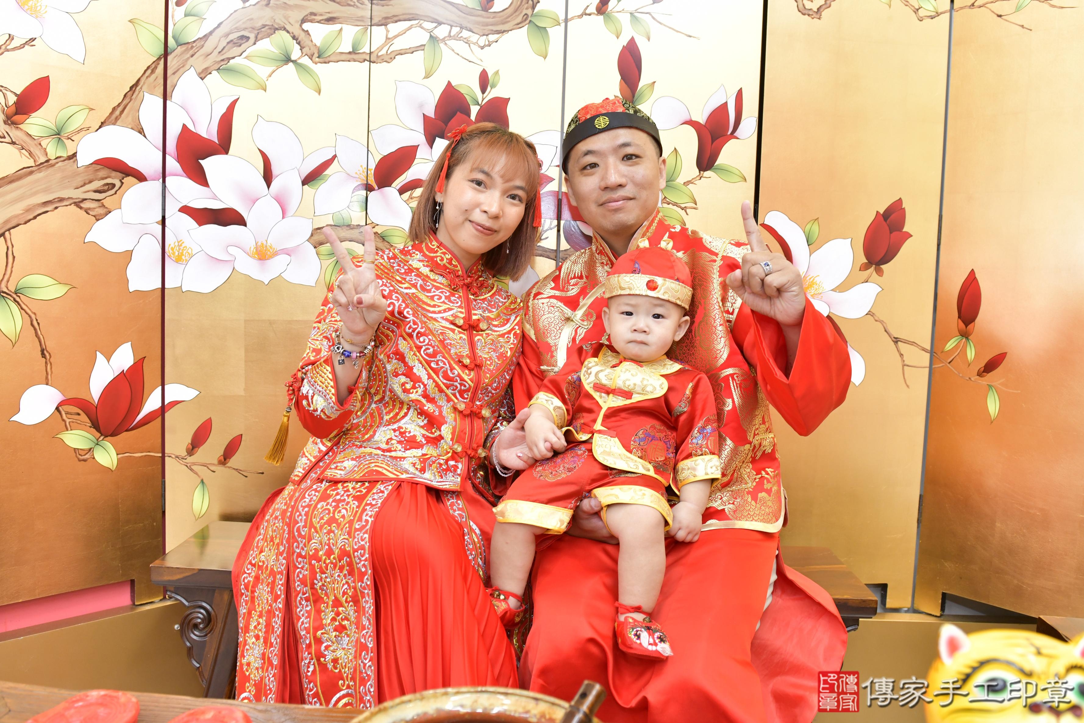 傳家手工印章新竹店、抓周、度晬、中國風會場、抓周道具物品、抓周證書、滿周歲、小祤寶寶、新竹市、拍照、生日快樂
