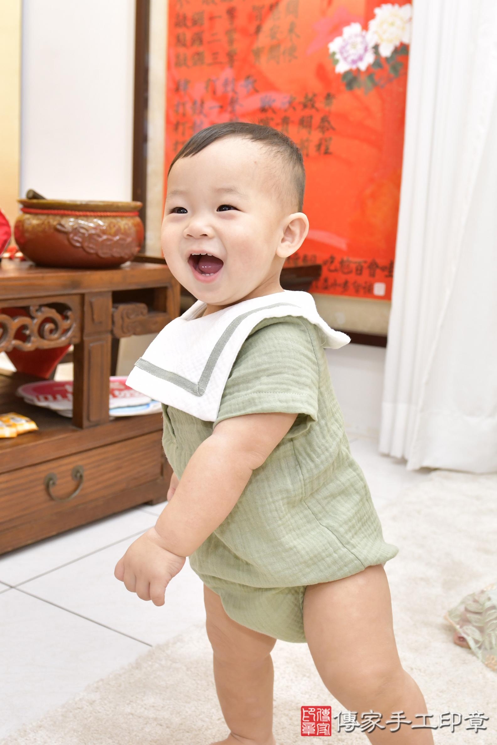 傳家手工印章新竹店、抓周、度晬、中國風會場、抓周道具物品、抓周證書、滿周歲、小祤寶寶、新竹市、拍照、生日快樂