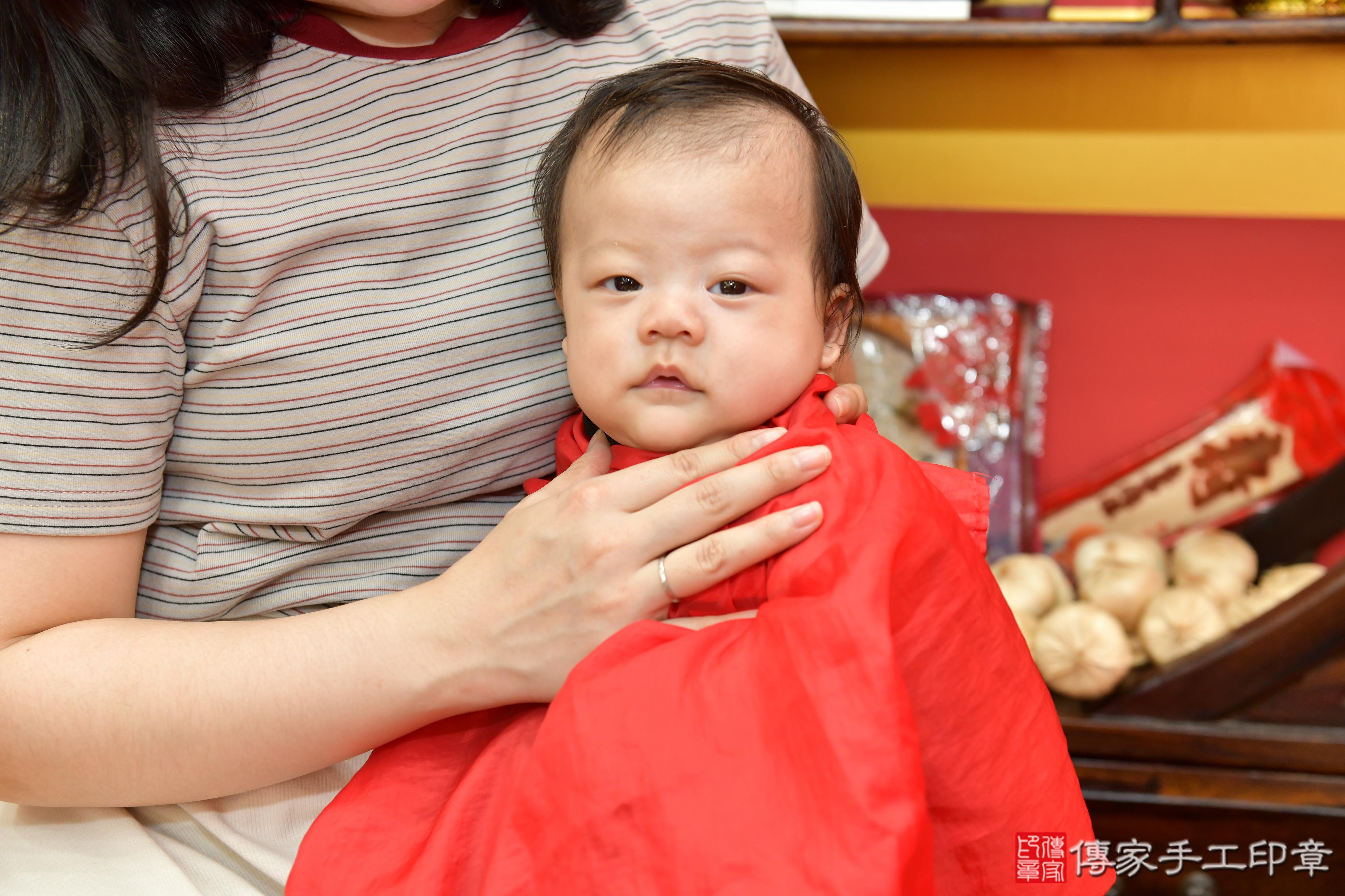 傳家手工印章桃園店、剃頭、滿月、剃胎毛、剃頭十禮、小安寶寶、桃園市、拍照、生日快樂