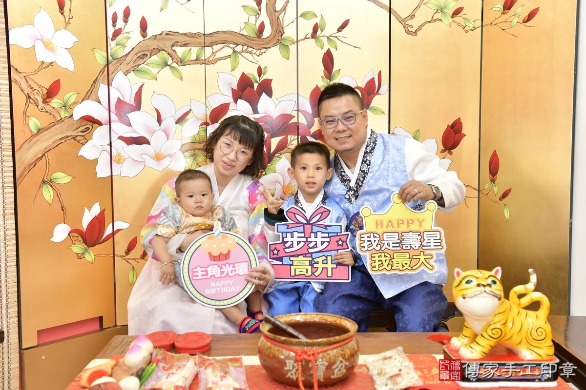 傳家手工印章新竹店、抓周、度晬、中國風會場、抓周道具物品、抓周證書、滿周歲、銓銓寶寶、新竹市、拍照、生日快樂