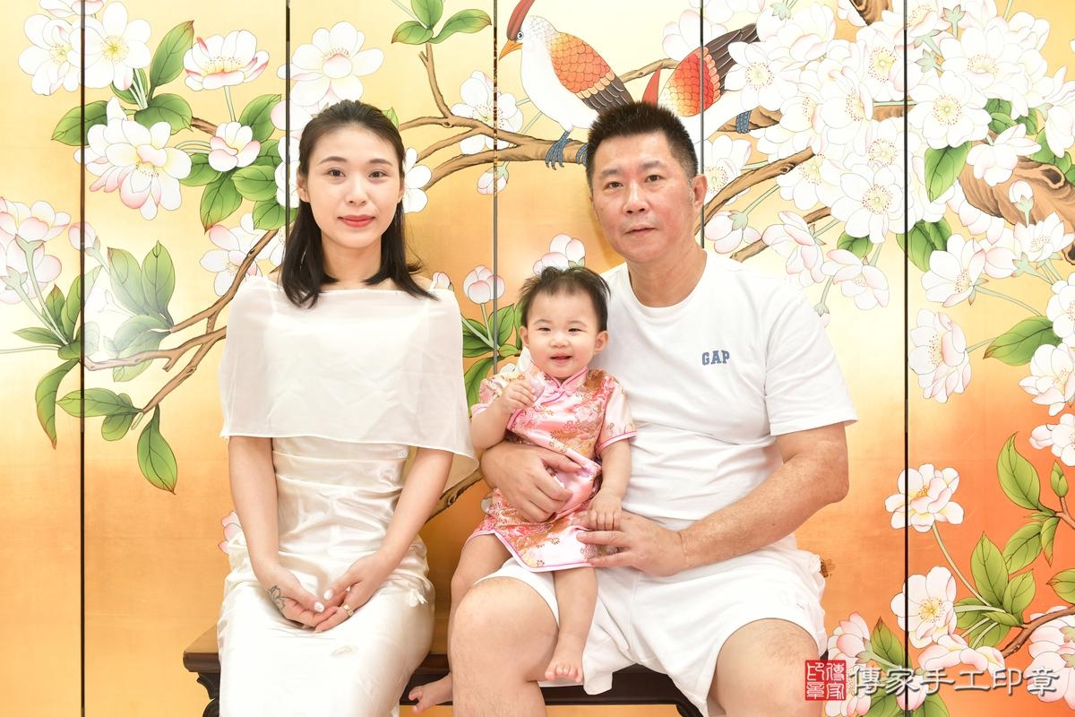 傳家手工印章台中店、美式抓周、抓周道具、未來職業、滿周歲、蕎蕎寶寶、台中市、拍照、生日快樂