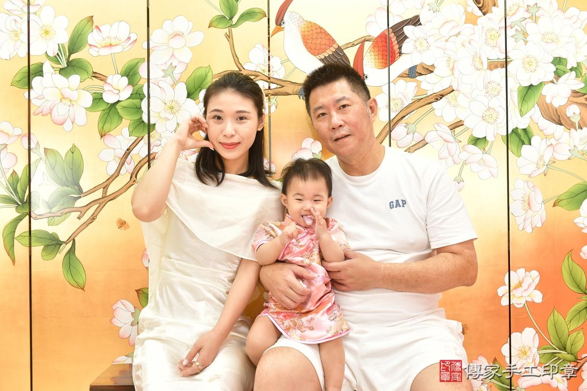 傳家手工印章台中店、美式抓周、抓周道具、未來職業、滿周歲、蕎蕎寶寶、台中市、拍照、生日快樂