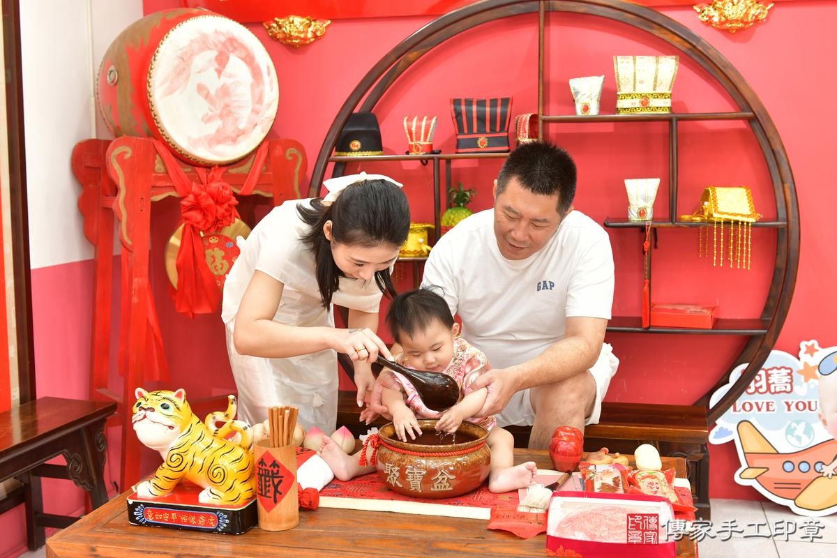 傳家手工印章台中店、美式抓周、抓周道具、未來職業、滿周歲、蕎蕎寶寶、台中市、拍照、生日快樂