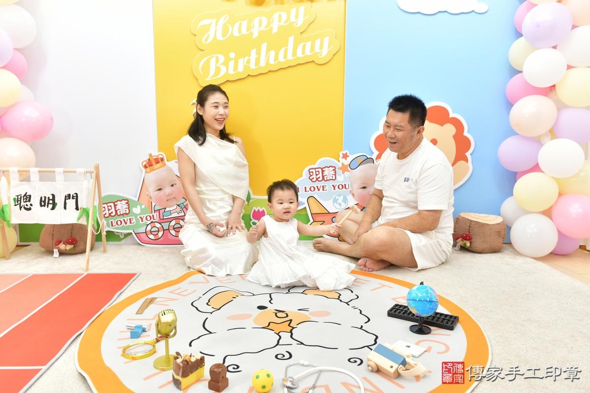 傳家手工印章台中店、美式抓周、抓周道具、未來職業、滿周歲、蕎蕎寶寶、台中市、拍照、生日快樂