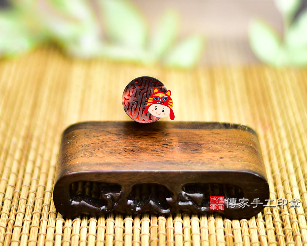 溫潤 光澤內斂 獨一無二琥珀紋路的赤牛角印鑑章 傳家手工印章桃園店115.7.16 溫潤 光澤內斂 獨一無二琥珀紋路的赤牛角印鑑章 傳家手工印章桃園店115.7.16