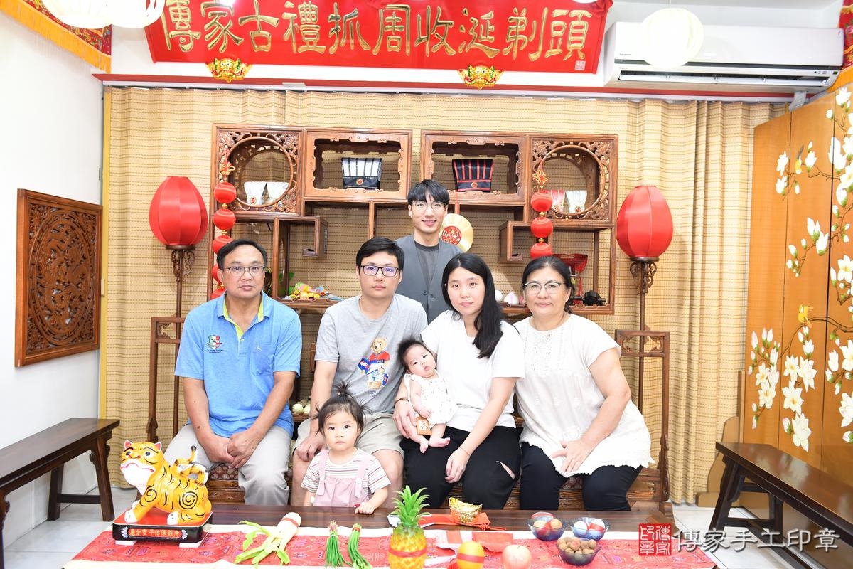 傳家手工印章高雄店、剃頭、滿月、剃胎毛、剃頭十禮、綺綺寶寶、高雄市、拍照、生日快樂