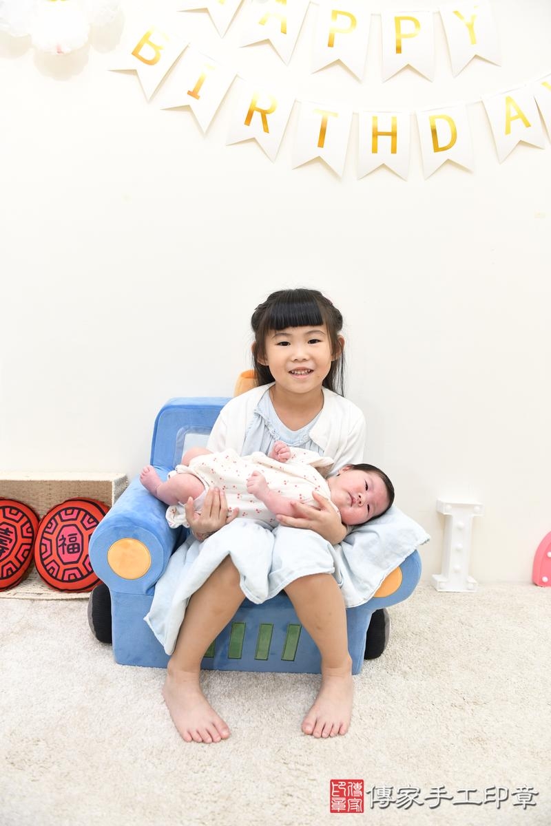 傳家手工印章高雄店、剃頭、滿月、剃胎毛、剃頭十禮、妤妤寶寶、高雄市、拍照、生日快樂