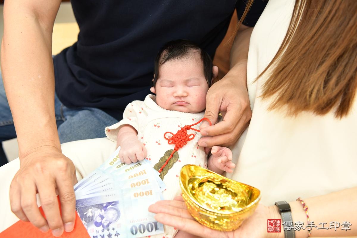 傳家手工印章高雄店、剃頭、滿月、剃胎毛、剃頭十禮、妤妤寶寶、高雄市、拍照、生日快樂