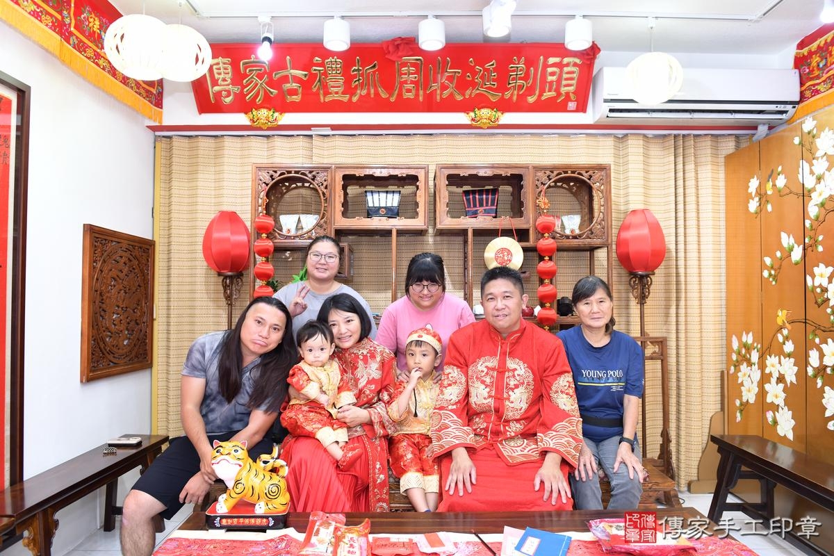 傳家手工印章高雄店、美式抓周、抓周道具、未來職業、滿周歲、小宇寶寶、台南市、拍照、生日快樂 傳家手工印章高雄店、美式抓周、抓周道具、未來職業、滿周歲、小宇寶寶、台南市、拍照、生日快樂