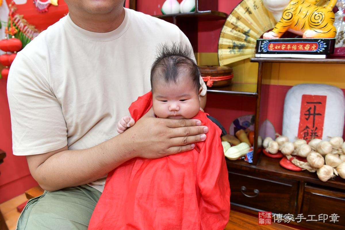 傳家手工印章桃園店、剃頭、滿月、剃胎毛、剃頭十禮、彤彤寶寶、桃園市、拍照、生日快樂
