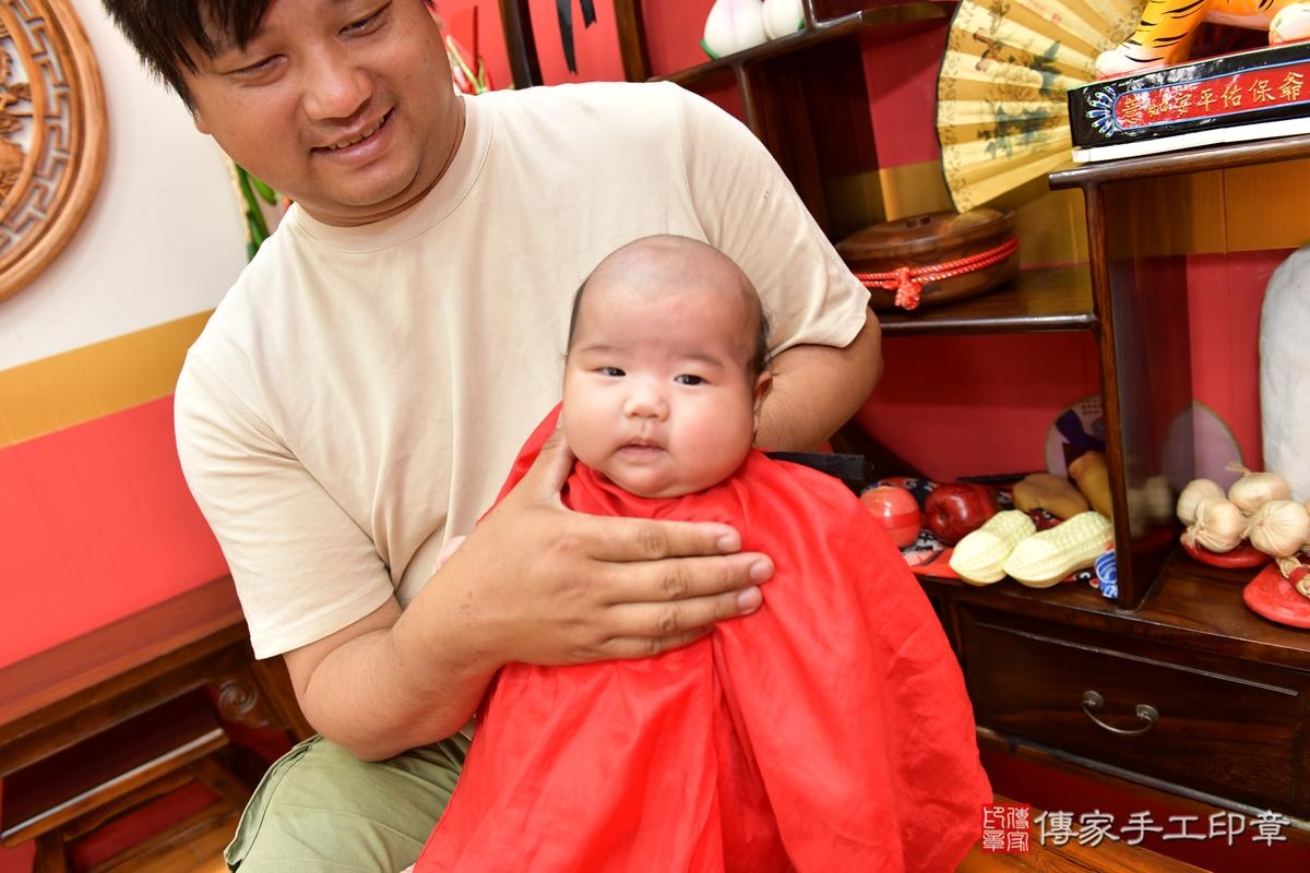 傳家手工印章桃園店、剃頭、滿月、剃胎毛、剃頭十禮、彤彤寶寶、桃園市、拍照、生日快樂