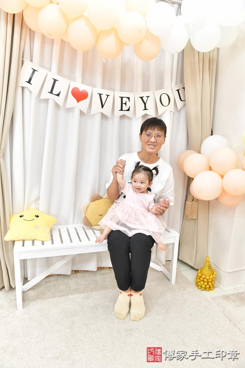 傳家手工印章高雄店、美式抓周、抓周道具、未來職業、滿周歲、恩恩寶寶、高雄市、拍照、生日快樂