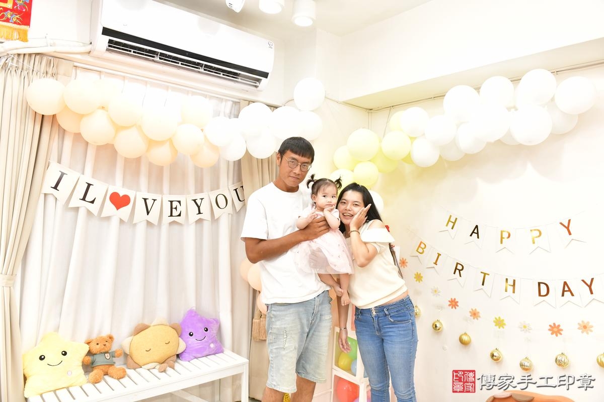 傳家手工印章高雄店、美式抓周、抓周道具、未來職業、滿周歲、恩恩寶寶、高雄市、拍照、生日快樂