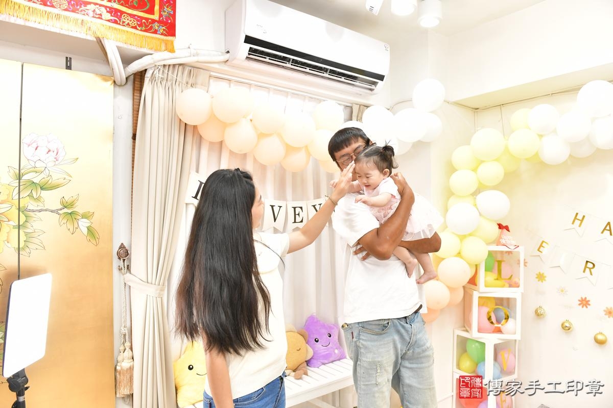傳家手工印章高雄店、美式抓周、抓周道具、未來職業、滿周歲、恩恩寶寶、高雄市、拍照、生日快樂