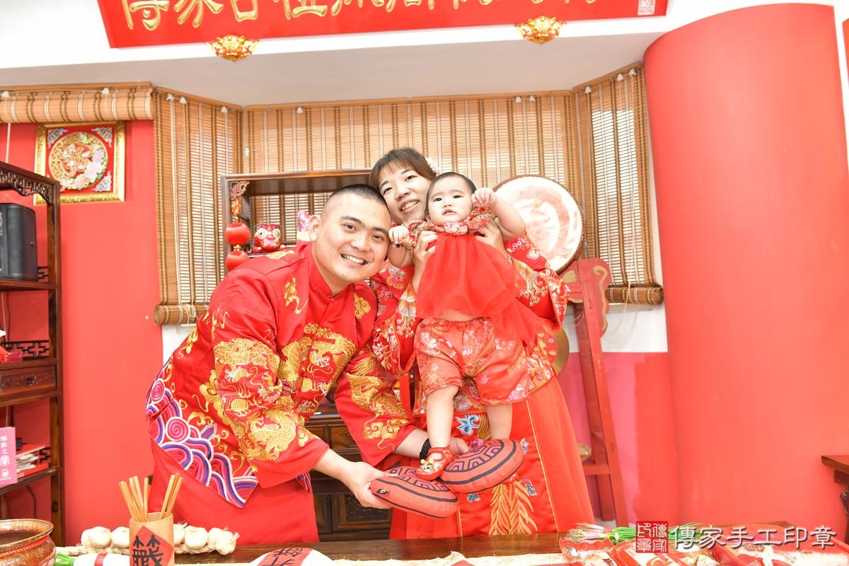 傳家手工印章高雄店、抓周、度晬、中國風會場、抓周道具物品、抓周證書、滿周歲、喬喬寶寶、高雄市、拍照、生日快樂
