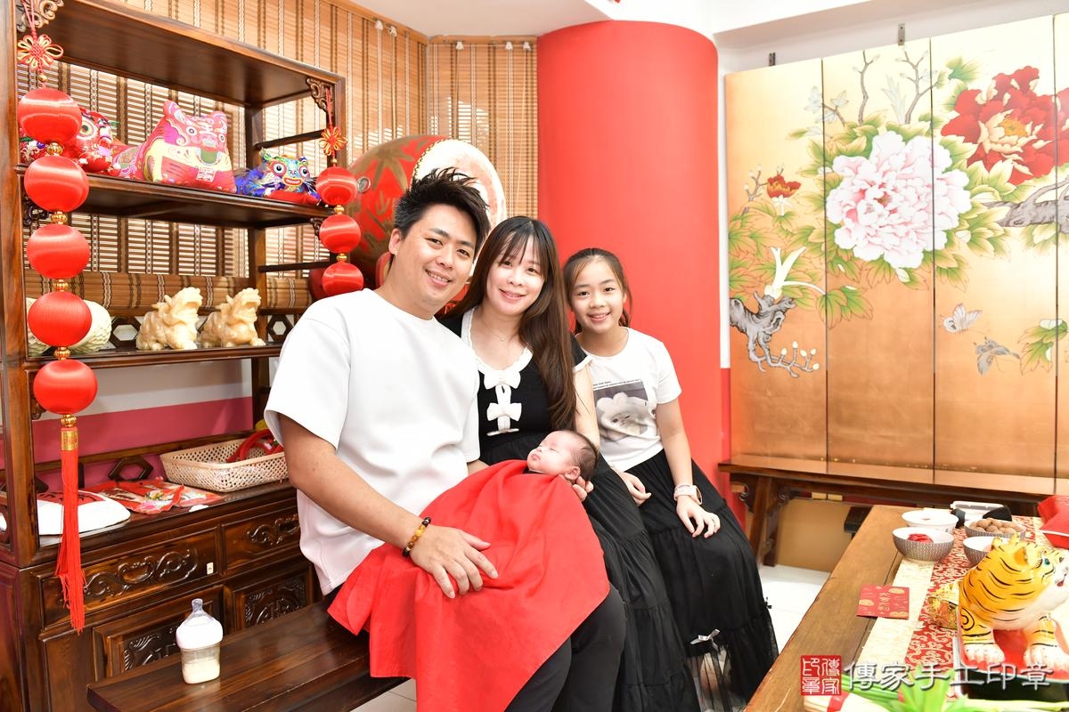 傳家手工印章高雄店、剃頭、滿月、剃胎毛、剃頭十禮、秝秝寶寶、高雄市、拍照、生日快樂