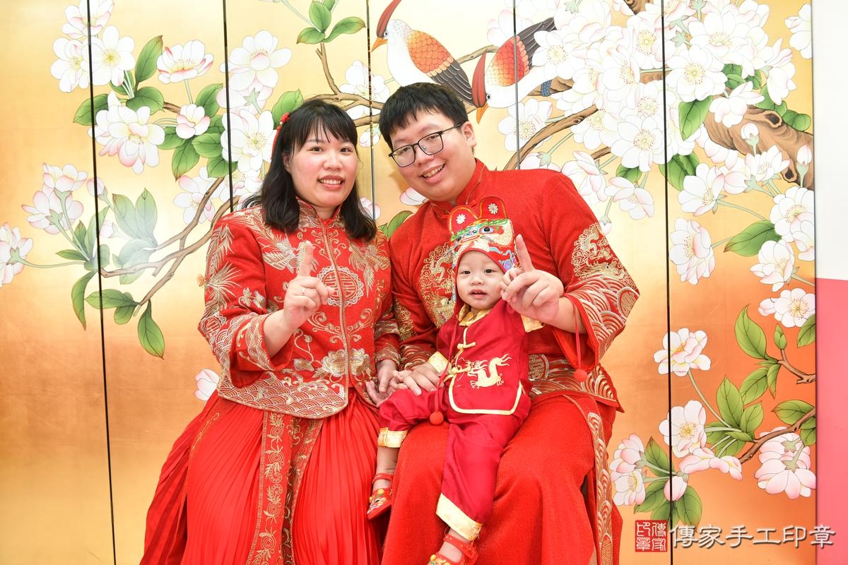傳家手工印章台中店、抓周、度晬、中國風會場、抓周道具物品、抓周證書、滿周歲、小懿寶寶、台中市、拍照、生日快樂