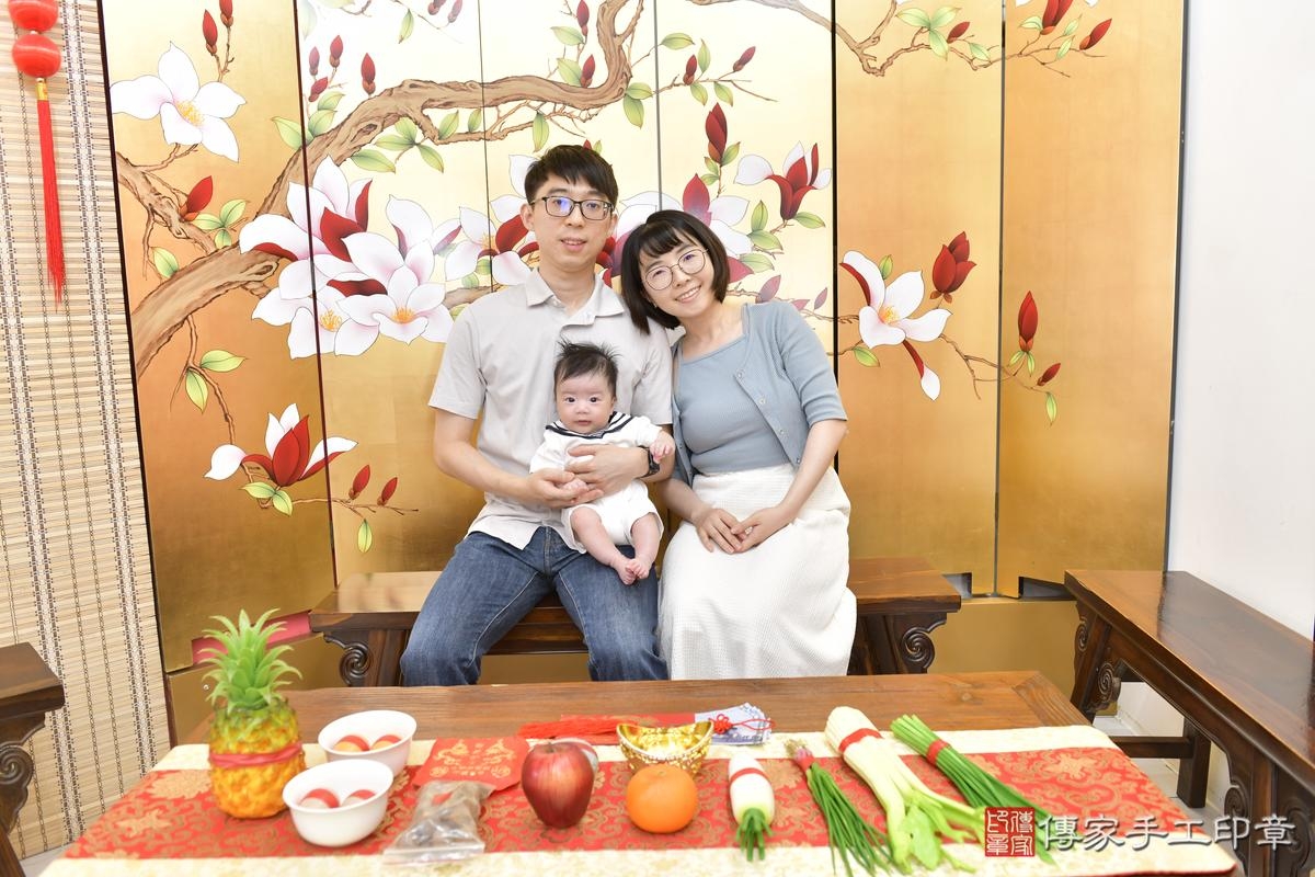 傳家手工印章新竹店、剃頭、滿月、剃胎毛、剃頭十禮、小睦寶寶、新竹市、拍照、生日快樂