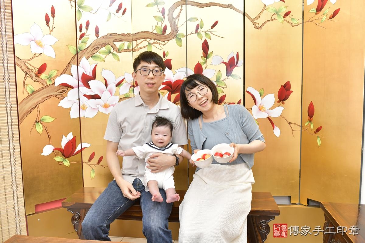 傳家手工印章新竹店、剃頭、滿月、剃胎毛、剃頭十禮、小睦寶寶、新竹市、拍照、生日快樂