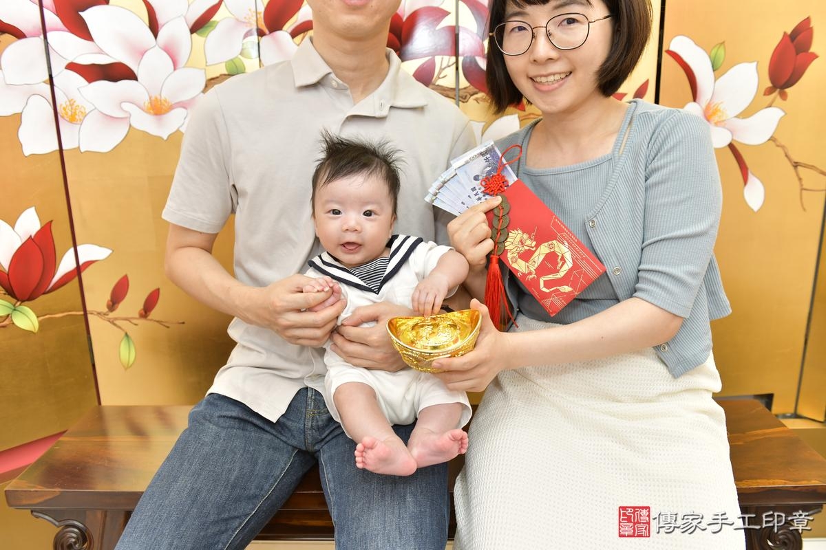 傳家手工印章新竹店、剃頭、滿月、剃胎毛、剃頭十禮、小睦寶寶、新竹市、拍照、生日快樂