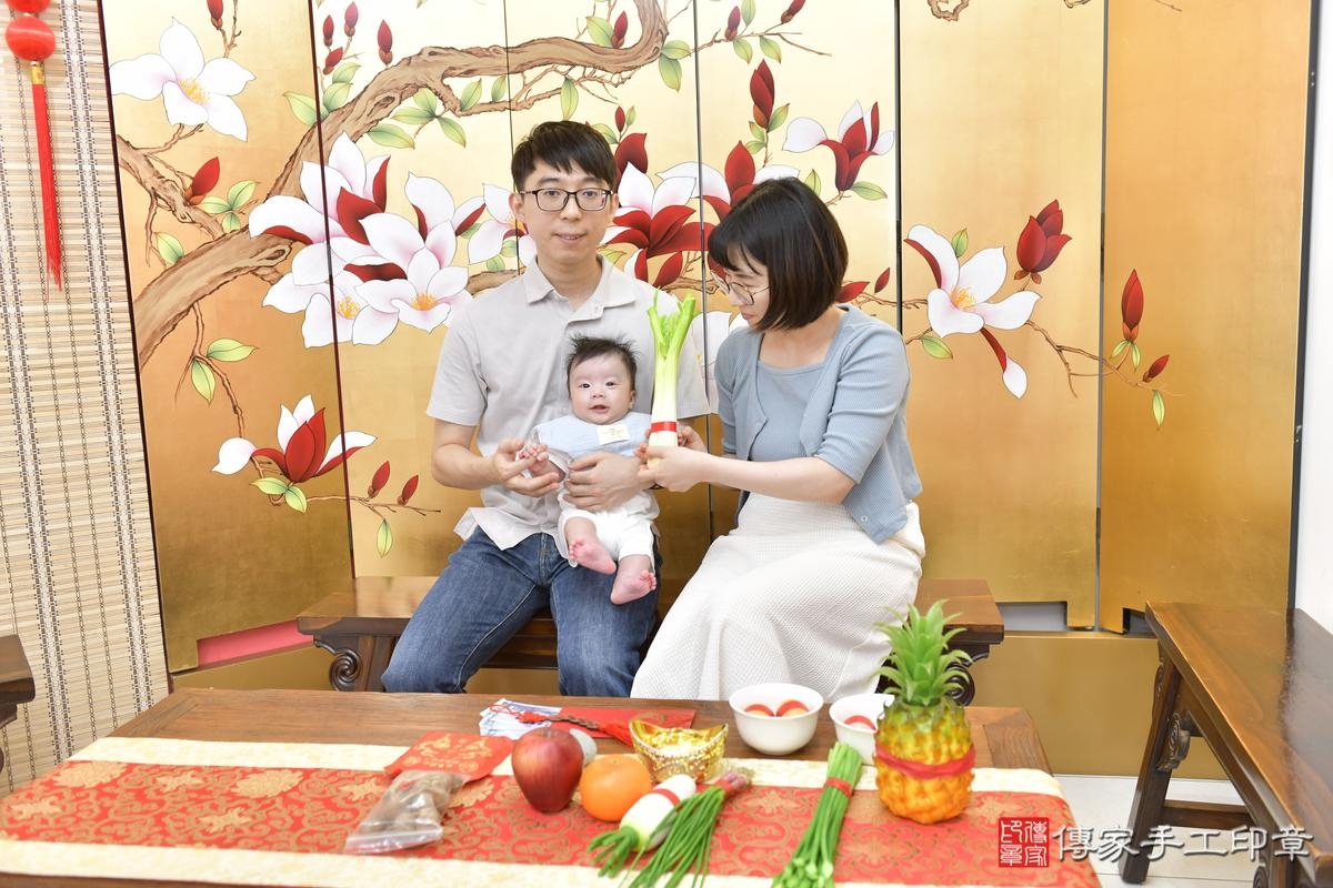 傳家手工印章新竹店、剃頭、滿月、剃胎毛、剃頭十禮、小睦寶寶、新竹市、拍照、生日快樂