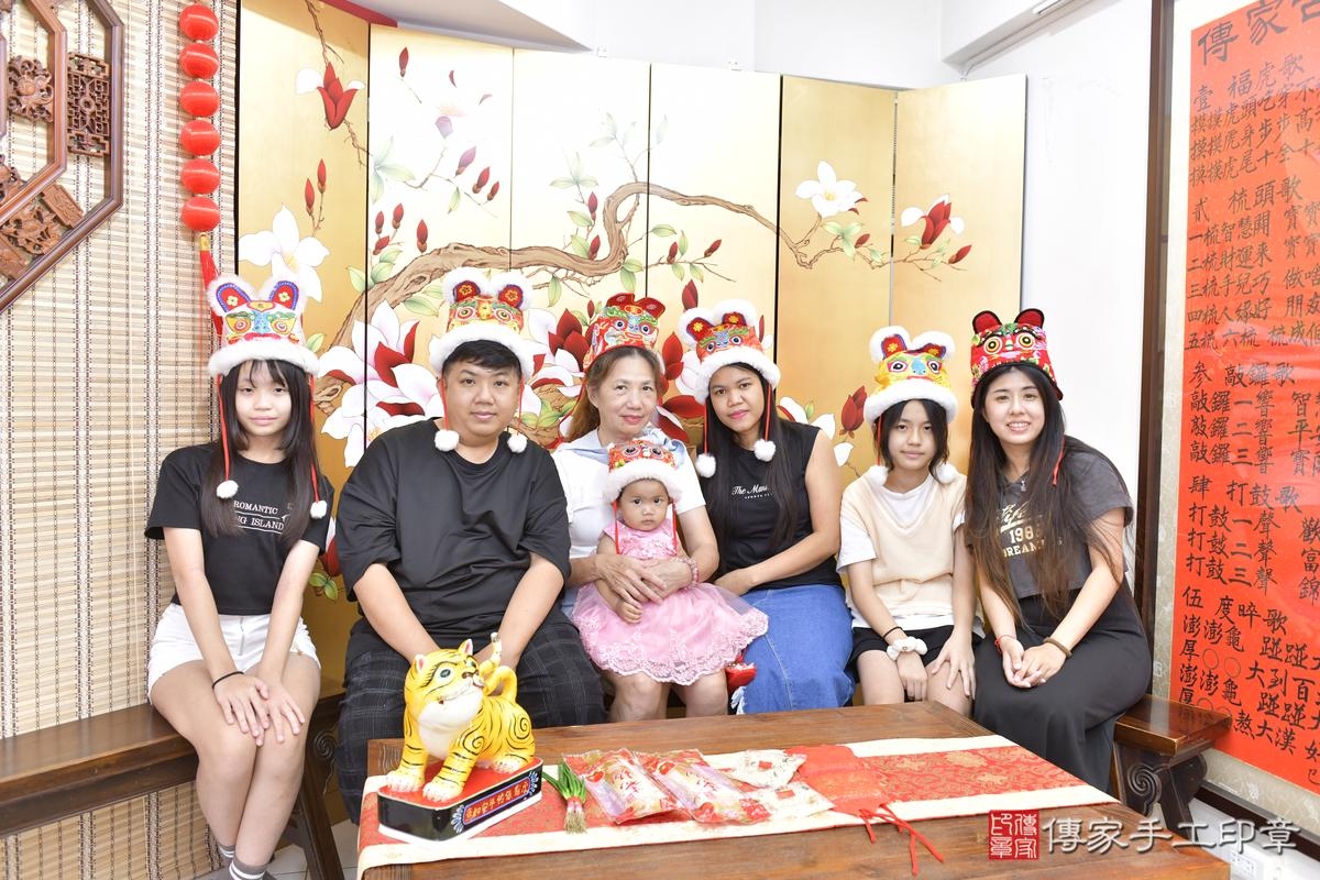 傳家手工印章新竹店、抓周、度晬、中國風會場、抓周道具物品、抓周證書、滿周歲、宣宣寶寶、新竹市、拍照、生日快樂