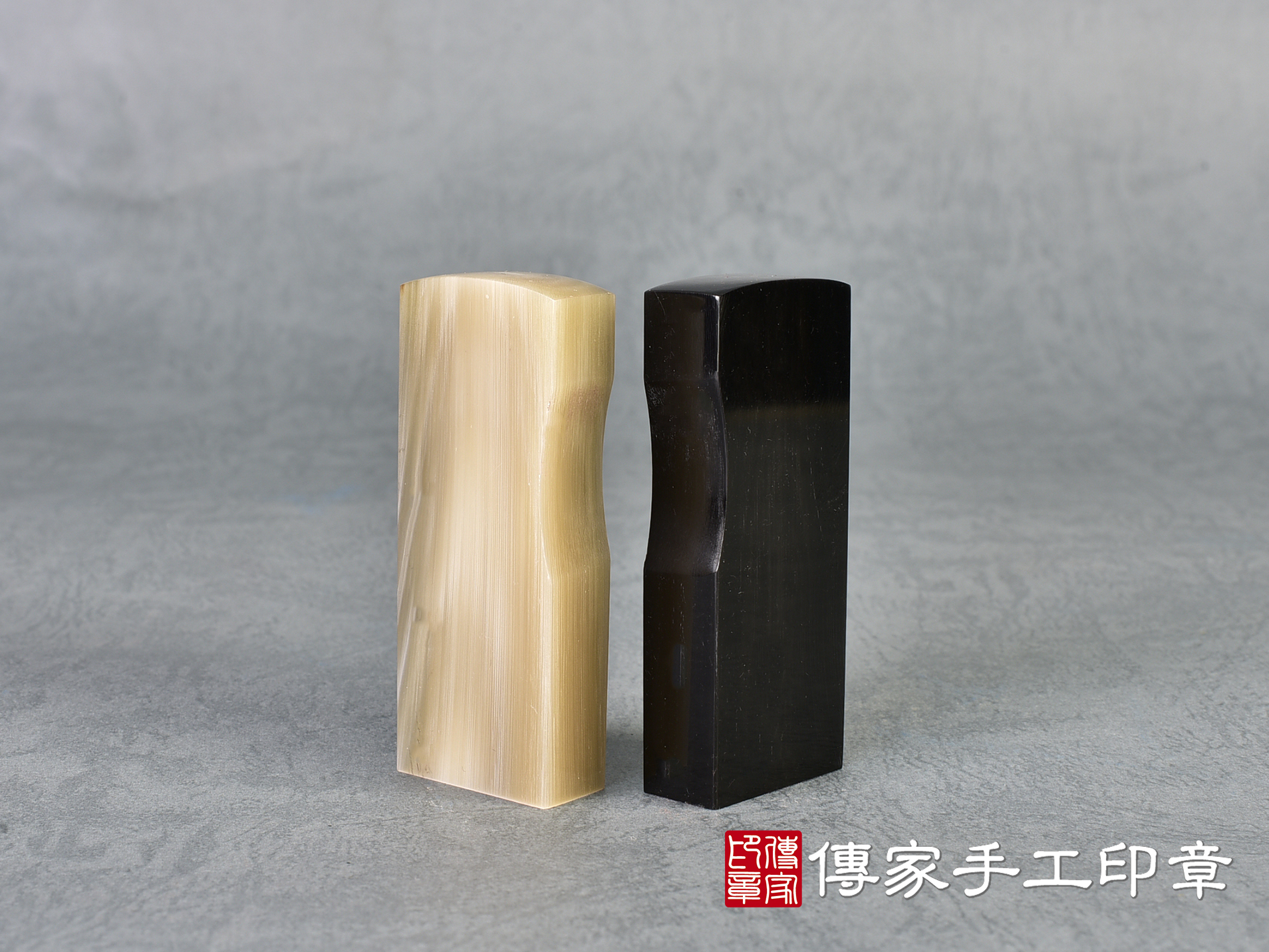 南非赤牛角長方形職章:開運印章、臍帶印章 (尺寸2.3公分x1.2公分x6公分) 2.jpg