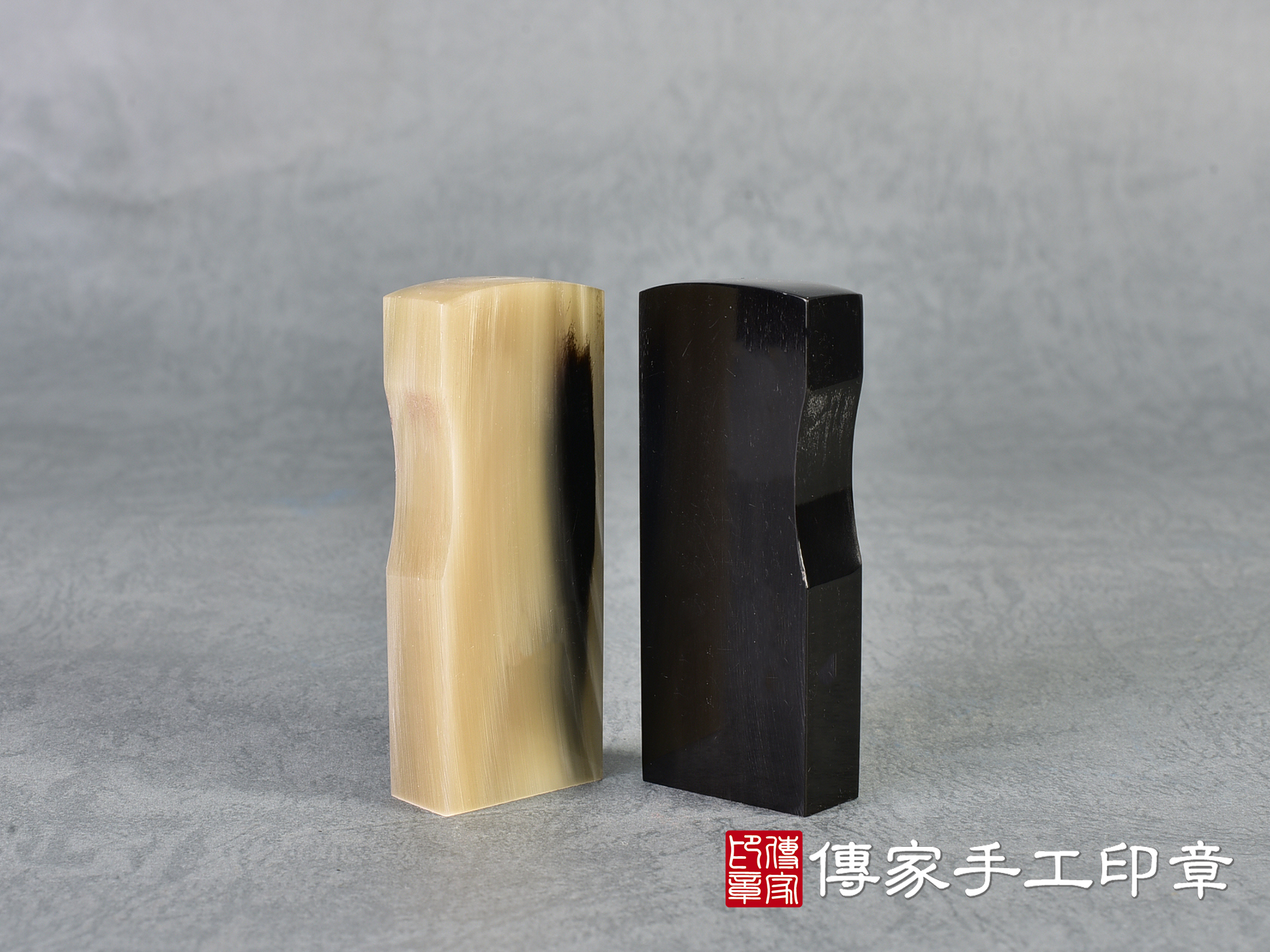 南非赤牛角長方形職章:開運印章、臍帶印章 (尺寸2.3公分x1.2公分x6公分) 3.jpg