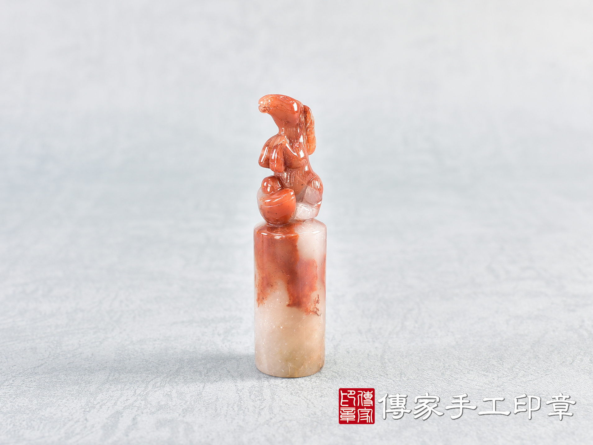 三彩漢玉雕馬印章:開運印章、臍帶印章 (尺寸1.9公分x1.9公分x7.3公分) 2.jpg