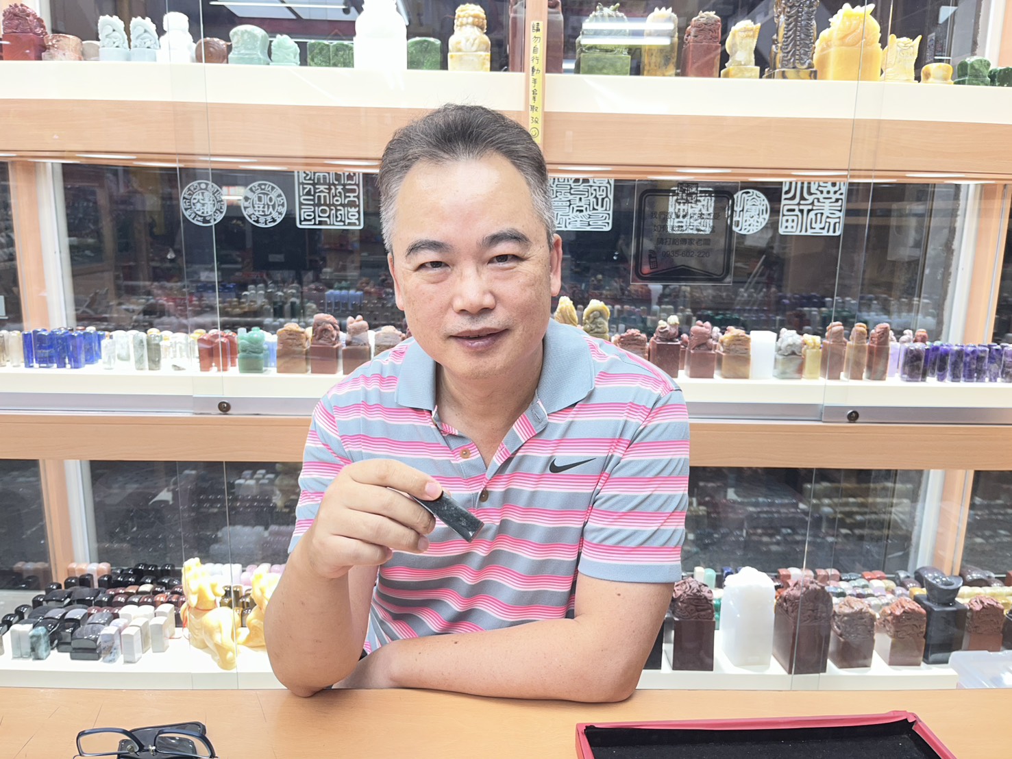 台中陳先生製作開運墨玉個人章.jpg