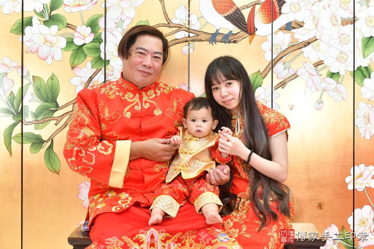 傳家手工印章台中店、抓周、度晬、中國風會場、抓周道具物品、抓周證書、滿周歲、小宛寶寶、台中市、拍照、生日快樂 傳家手工印章台中店、抓周、度晬、中國風會場、抓周道具物品、抓周證書、滿周歲、小宛寶寶、台中市、拍照、生日快樂