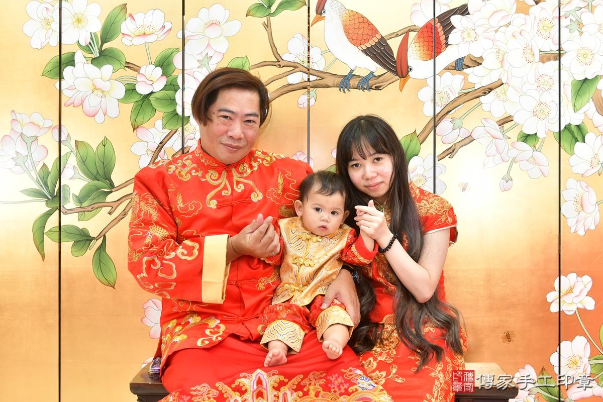 傳家手工印章台中店、抓周、度晬、中國風會場、抓周道具物品、抓周證書、滿周歲、小宛寶寶、台中市、拍照、生日快樂 傳家手工印章台中店、抓周、度晬、中國風會場、抓周道具物品、抓周證書、滿周歲、小宛寶寶、台中市、拍照、生日快樂
