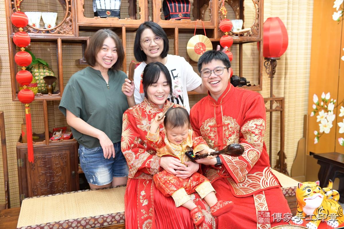 傳家手工印章台南店、抓周、度晬、中國風會場、抓周道具物品、抓周證書、滿周歲、熙熙寶寶、台南市、拍照、生日快樂 傳家手工印章台南店、抓周、度晬、中國風會場、抓周道具物品、抓周證書、滿周歲、熙熙寶寶、台南市、拍照、生日快樂