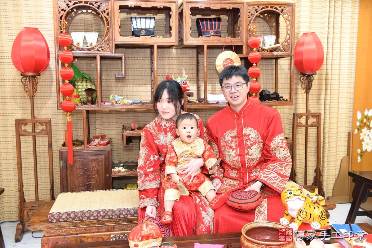 傳家手工印章台南店、抓周、度晬、中國風會場、抓周道具物品、抓周證書、滿周歲、熙熙寶寶、台南市、拍照、生日快樂 傳家手工印章台南店、抓周、度晬、中國風會場、抓周道具物品、抓周證書、滿周歲、熙熙寶寶、台南市、拍照、生日快樂
