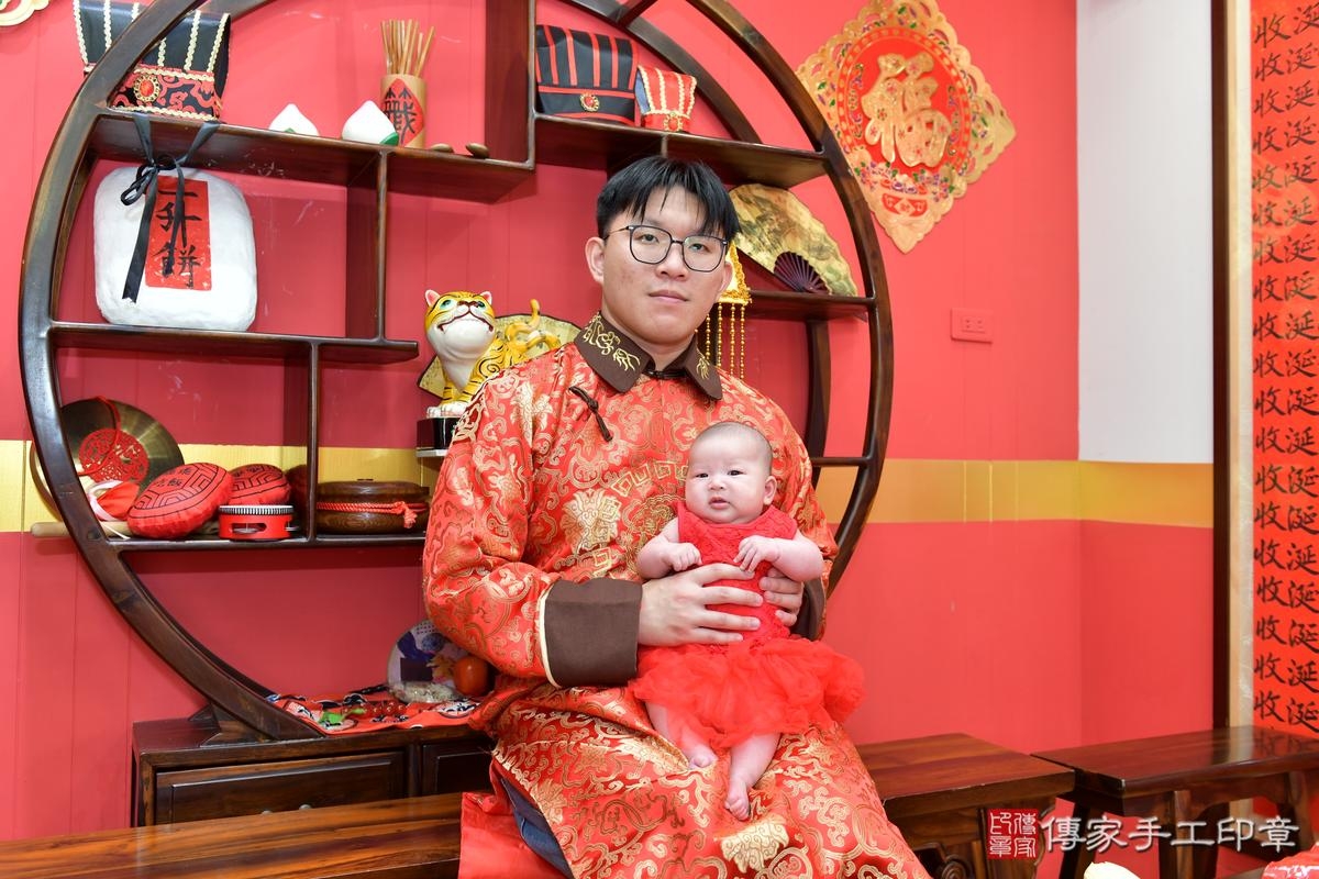 傳家手工印章桃園店、抓周、度晬、中國風會場、抓周道具物品、抓周證書、滿周歲、欣欣寶寶、桃園市、拍照、生日快樂 傳家手工印章桃園店、抓周、度晬、中國風會場、抓周道具物品、抓周證書、滿周歲、欣欣寶寶、桃園市、拍照、生日快樂