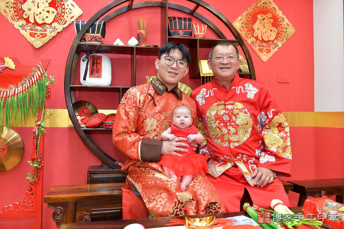 傳家手工印章桃園店、抓周、度晬、中國風會場、抓周道具物品、抓周證書、滿周歲、欣欣寶寶、桃園市、拍照、生日快樂 傳家手工印章桃園店、抓周、度晬、中國風會場、抓周道具物品、抓周證書、滿周歲、欣欣寶寶、桃園市、拍照、生日快樂