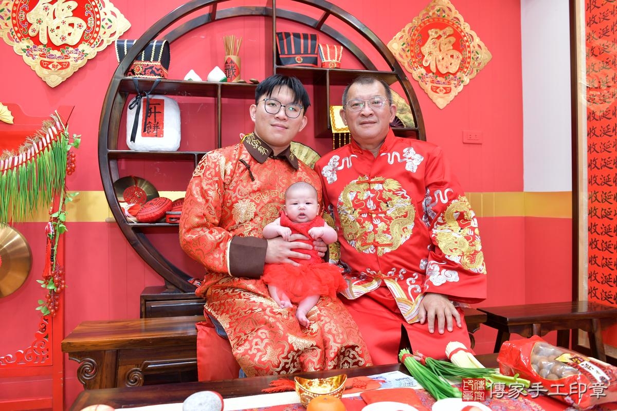 傳家手工印章桃園店、抓周、度晬、中國風會場、抓周道具物品、抓周證書、滿周歲、欣欣寶寶、桃園市、拍照、生日快樂 傳家手工印章桃園店、抓周、度晬、中國風會場、抓周道具物品、抓周證書、滿周歲、欣欣寶寶、桃園市、拍照、生日快樂