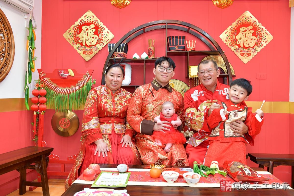 傳家手工印章桃園店、抓周、度晬、中國風會場、抓周道具物品、抓周證書、滿周歲、欣欣寶寶、桃園市、拍照、生日快樂 傳家手工印章桃園店、抓周、度晬、中國風會場、抓周道具物品、抓周證書、滿周歲、欣欣寶寶、桃園市、拍照、生日快樂