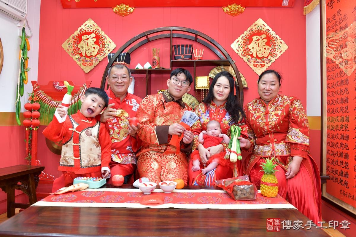 傳家手工印章桃園店、抓周、度晬、中國風會場、抓周道具物品、抓周證書、滿周歲、欣欣寶寶、桃園市、拍照、生日快樂 傳家手工印章桃園店、抓周、度晬、中國風會場、抓周道具物品、抓周證書、滿周歲、欣欣寶寶、桃園市、拍照、生日快樂