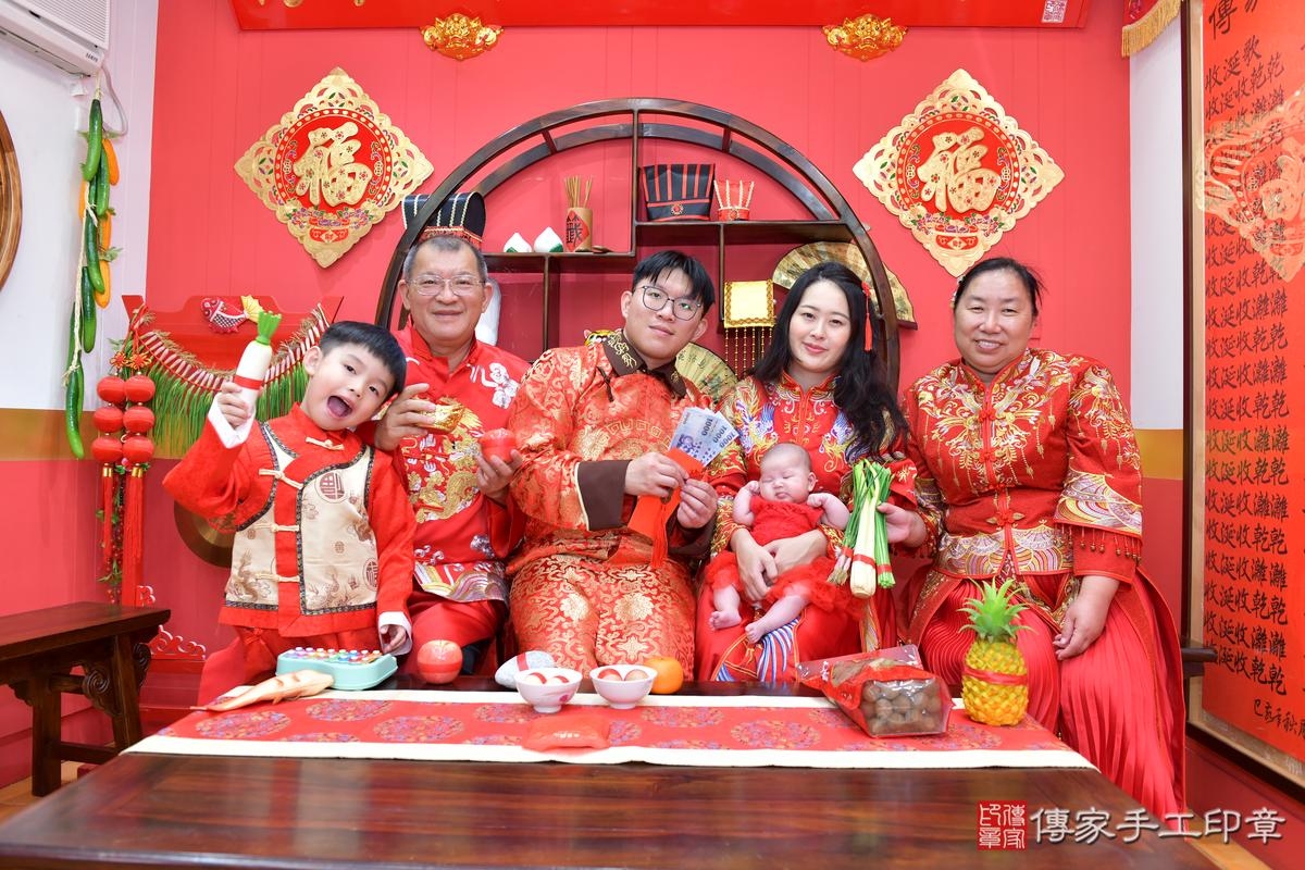 傳家手工印章桃園店、抓周、度晬、中國風會場、抓周道具物品、抓周證書、滿周歲、欣欣寶寶、桃園市、拍照、生日快樂 傳家手工印章桃園店、抓周、度晬、中國風會場、抓周道具物品、抓周證書、滿周歲、欣欣寶寶、桃園市、拍照、生日快樂