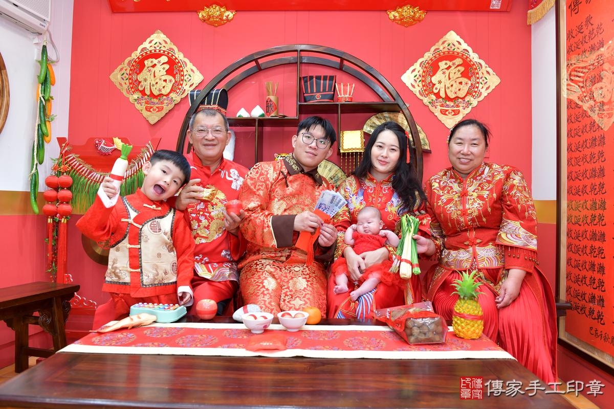 傳家手工印章桃園店、抓周、度晬、中國風會場、抓周道具物品、抓周證書、滿周歲、欣欣寶寶、桃園市、拍照、生日快樂 傳家手工印章桃園店、抓周、度晬、中國風會場、抓周道具物品、抓周證書、滿周歲、欣欣寶寶、桃園市、拍照、生日快樂
